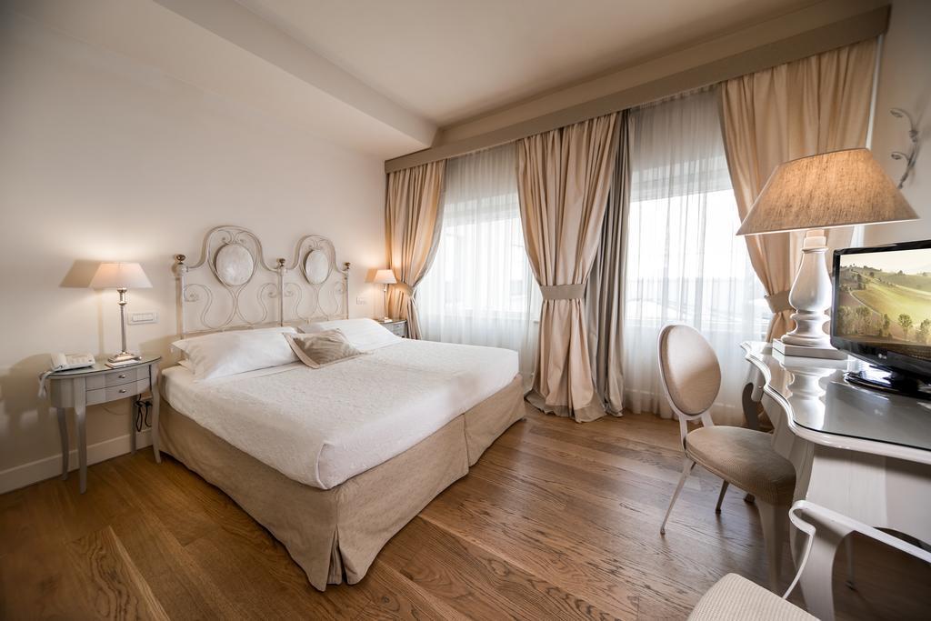 Hotel & Residenza 100 Torri Ascoli Piceno Exterior photo