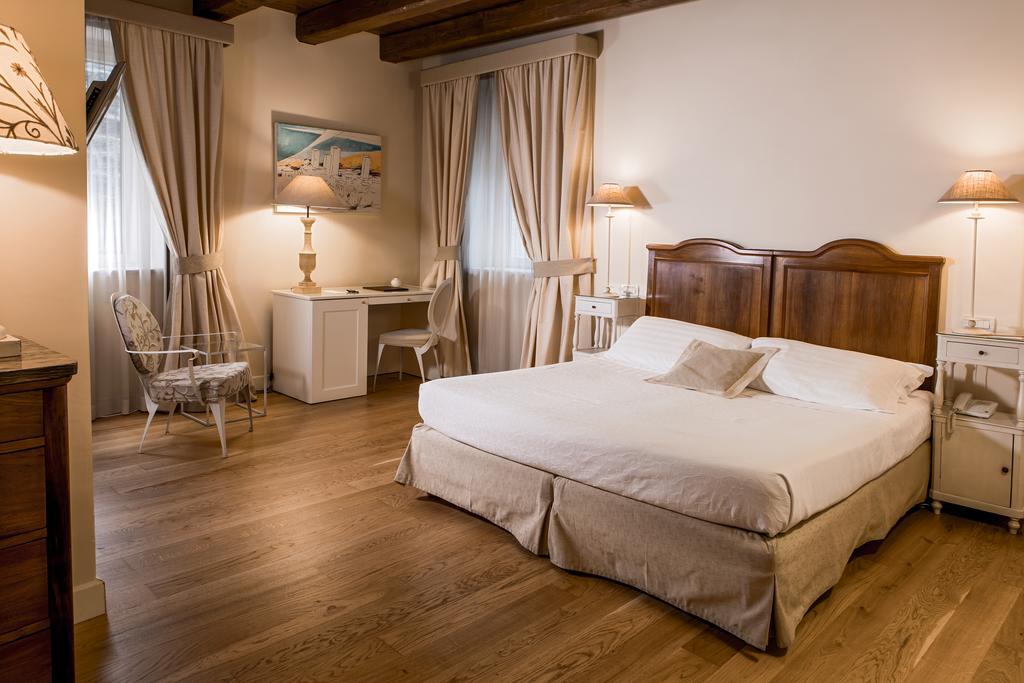 Hotel & Residenza 100 Torri Ascoli Piceno Exterior photo